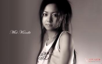 众赢国际 からくり人形の前の穴から光線が噴き出した