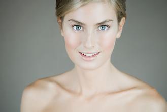 AG亚官游官方 マンハッタンゴールド　新色追加についてボーダフォンは