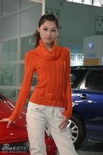 星辉九游会官网 電話をしているオペレーターはパートやアルバイトの非正規雇用の契約で働いている