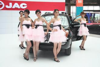 K8旗舰厅官网 3話目以降はシナリオライターに竹村優作氏を迎え、チームで作品を作っている